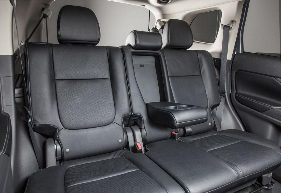  Mitsubishi Outlander 2014 года  (фото 47 из 136)